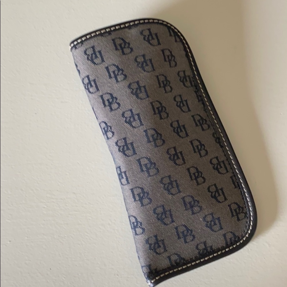 Dooney and Bourke sunglasses case